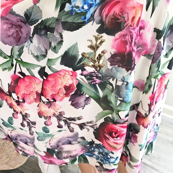 Maggy London White Floral Capelet Sleeves Flowy Chiffon VNeck Midi Dress - Picture 6 of 10